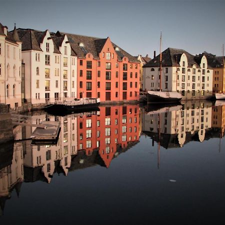 A Cheaper Option To Hotel Ålesund Εξωτερικό φωτογραφία